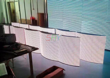 De aangepaste Binnen Hoge gebogen Definitie leidde monitoraanplakbord 1R1G1B P6 leverancier